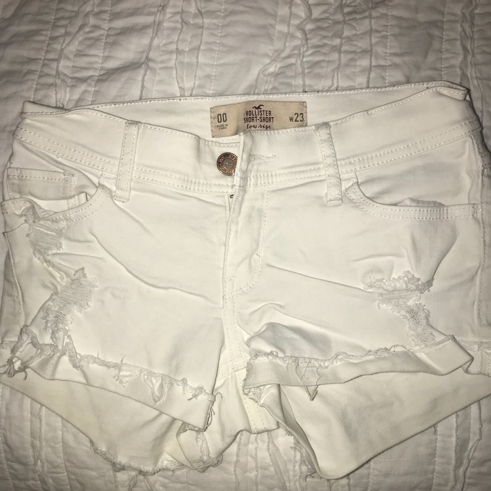 White hollister shorts